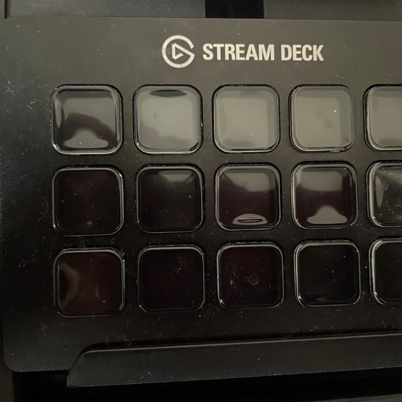 Elgato Stream Deck - Live Content Creation Controller with 15 - Picture 2 of 4